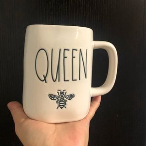 Rae Dunn bee mug